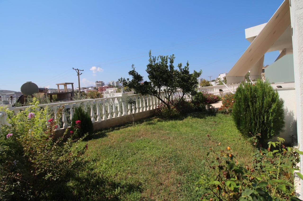 Vila Taku Εξαμίλιο Εξωτερικό φωτογραφία